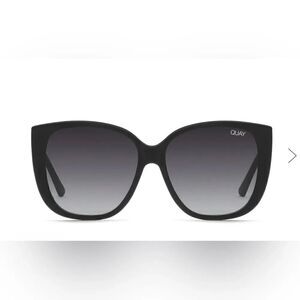 Quay Ever After Frame Matte Black / Lens Smoke Fade 125 NWT  $90